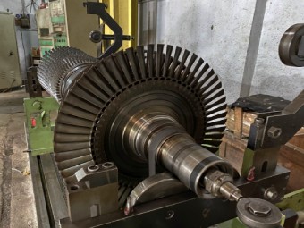 Dynamic balancing of gas turbine rotor