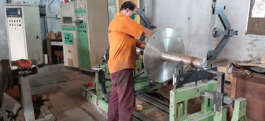 Dynamic balancing of individual mandrel